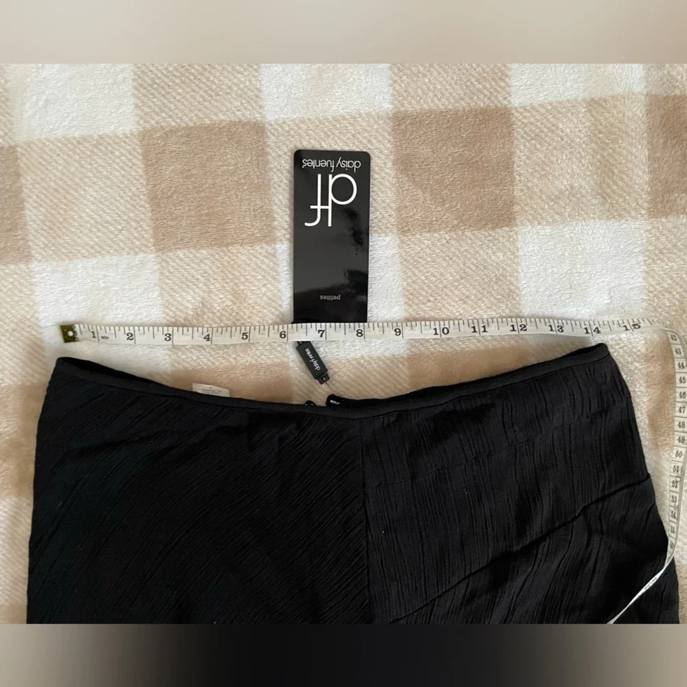 NWT Daisy Fuentes Black Asymmetrical Skirt